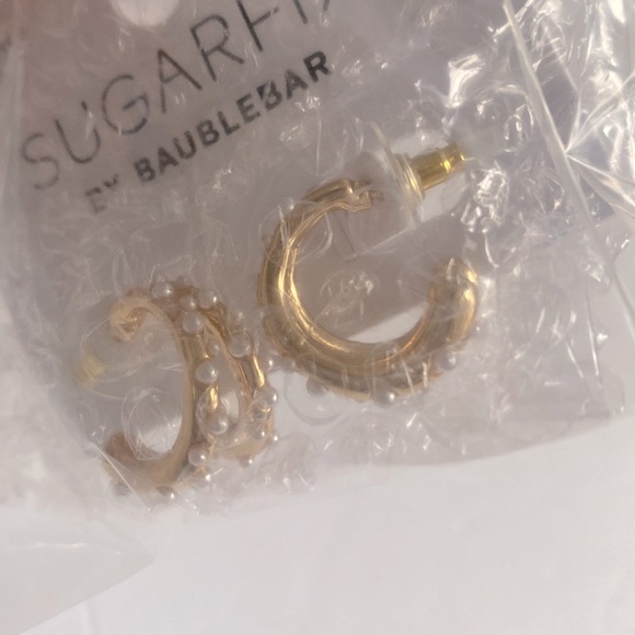 SUGARFIX by BaubleBar Pearl and Gold Double Hoop Earrings - Gold. NWT - Picture 5 of 7